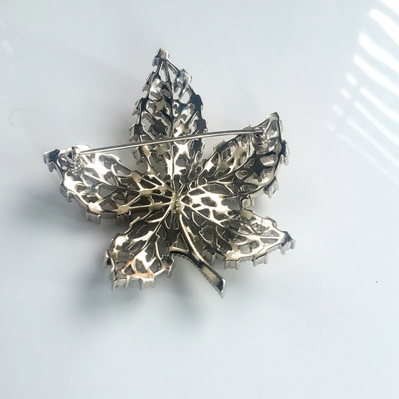 PIN-Crown Trifari Brooch Maple Leaf Openwork R - Picture 2 of 5